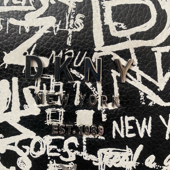 DKNY New York Est.1989 ERIN DUFFE R014NH03 - Picture 3 of 10